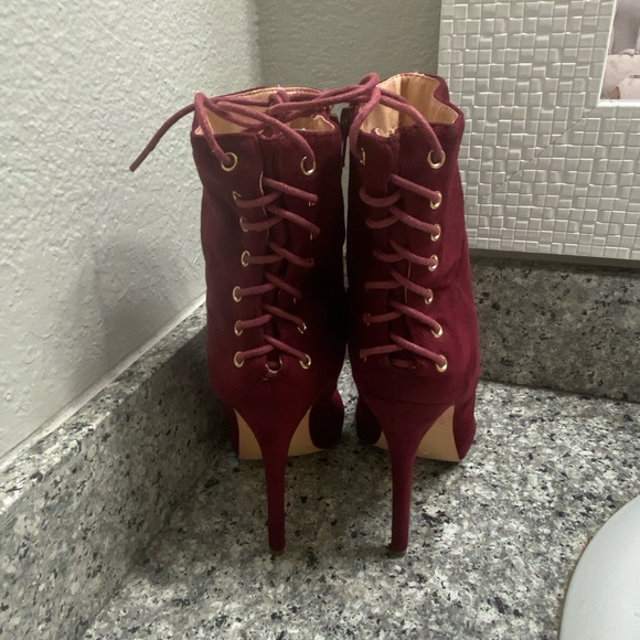 Open toe booties - Picture 3 of 3